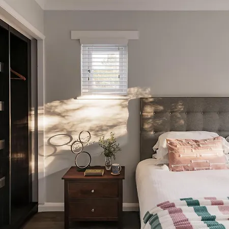 Yewbeck: Brand New, Garden Views Villa Windermere