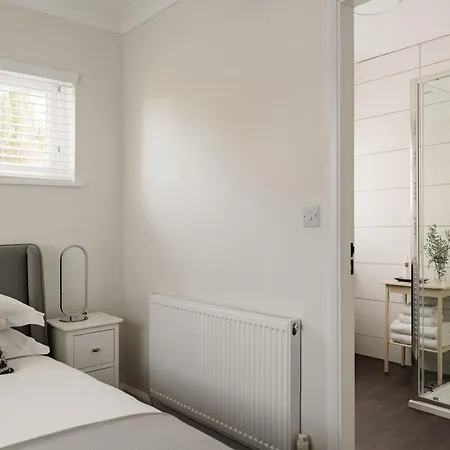 Yewbeck: Brand New, Garden Views Windermere