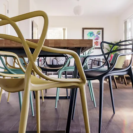 Villa Yewbeck: Brand New, Garden Views *