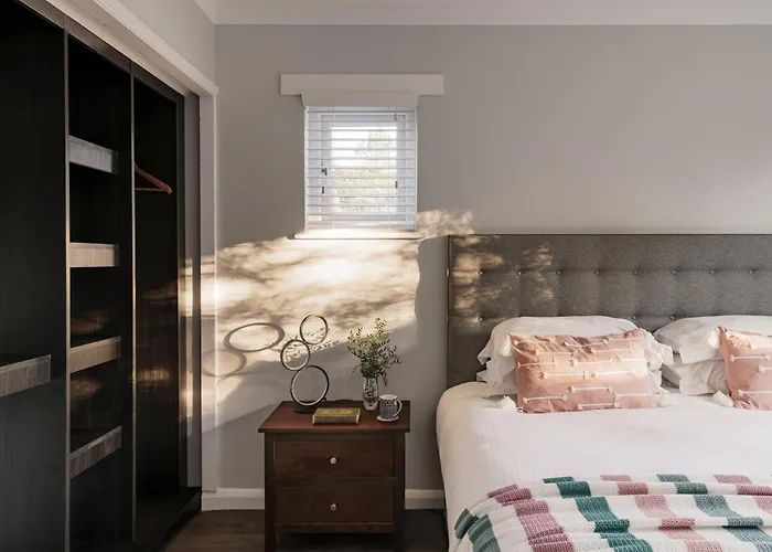 Yewbeck: Brand New, Garden Views Villa Windermere