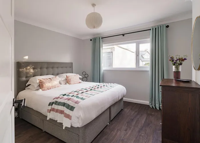 Yewbeck: Brand New, Garden Views * Windermere