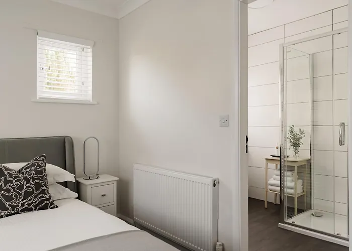 Yewbeck: Brand New, Garden Views Windermere