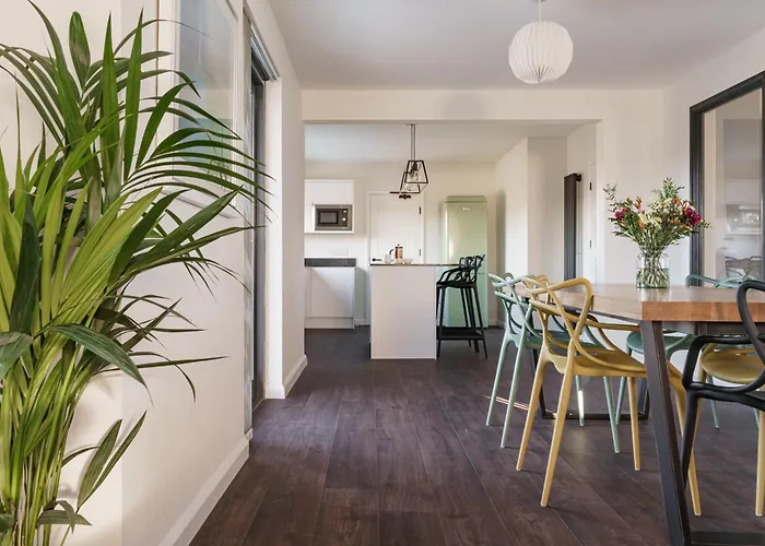 Yewbeck: Brand New, Garden Views Villa