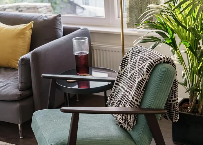 Yewbeck: Brand New, Garden Views