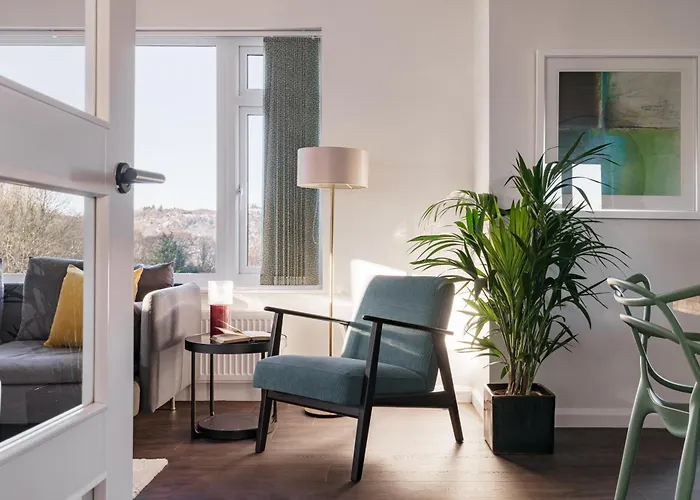 Villa Yewbeck: Brand New, Garden Views Windermere