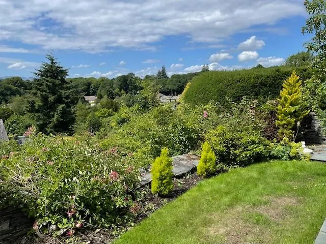 Villa Yewbeck: Brand New, Garden Views