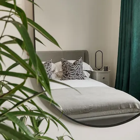 Yewbeck: Brand New, Garden Views